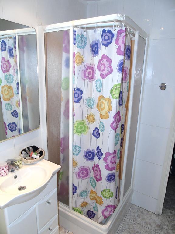 Hostal Aribau Barselona Oda fotoğraf