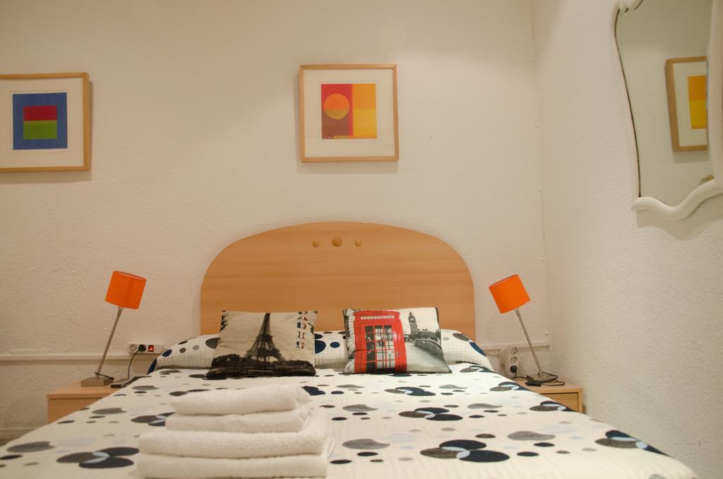 Hostal Aribau Barselona Oda fotoğraf