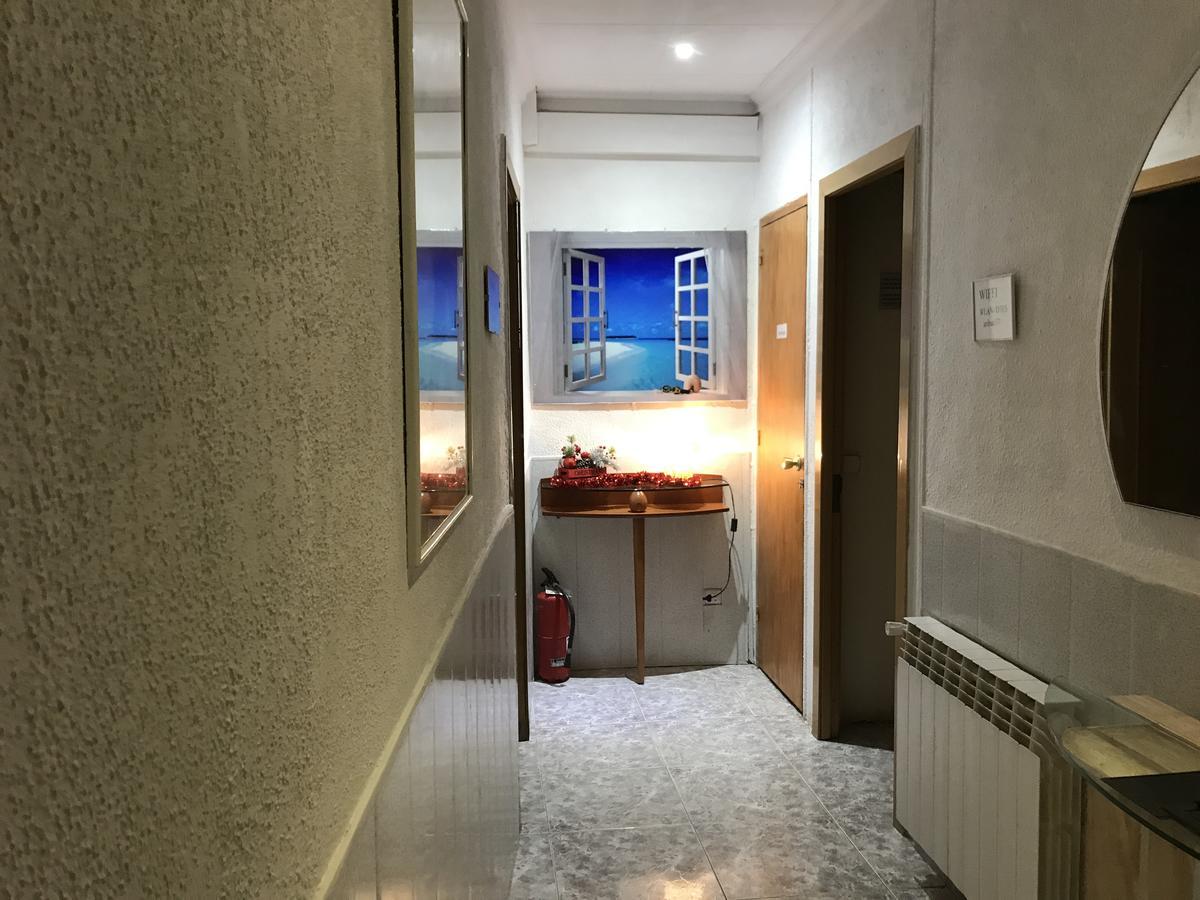 Hostal Aribau Barselona Dış mekan fotoğraf