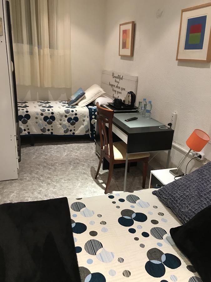 Hostal Aribau Barselona Dış mekan fotoğraf
