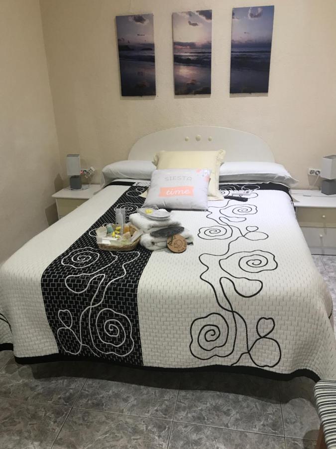 Hostal Aribau Barselona Dış mekan fotoğraf